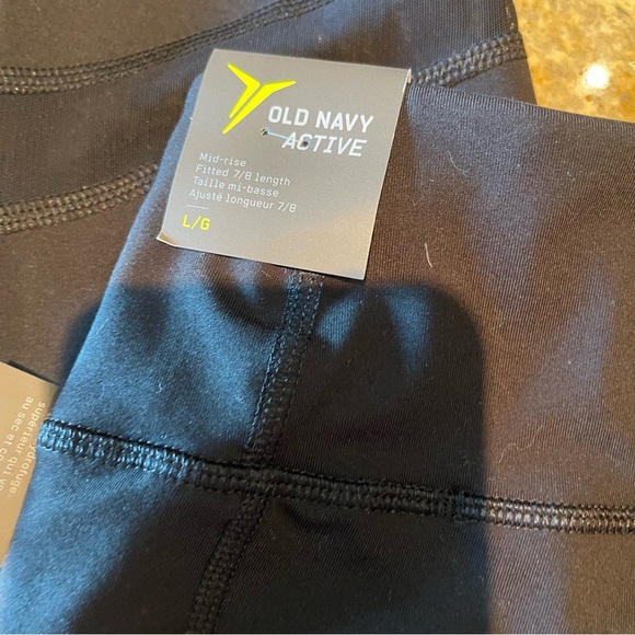 Old navy mesh athletic crops - Picture 5 of 7